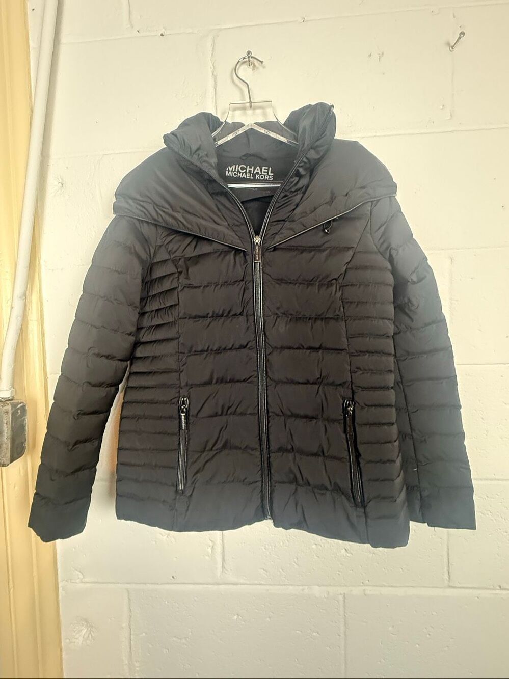 Michael Kors Women’s Packable Premium Down Blend Puffer Jacket Black Petite Smal